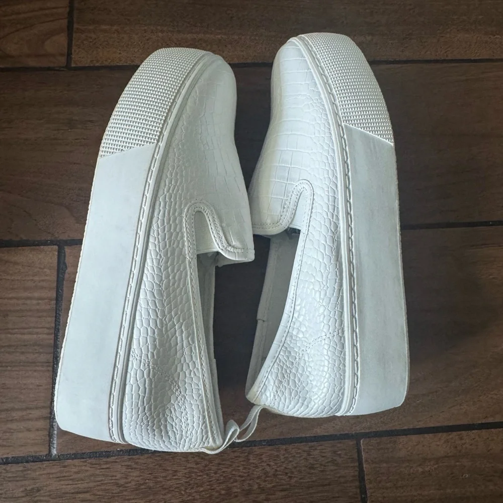 ABOUND Norah White Croc-Embossed Slip-On platform Sneakers size 9